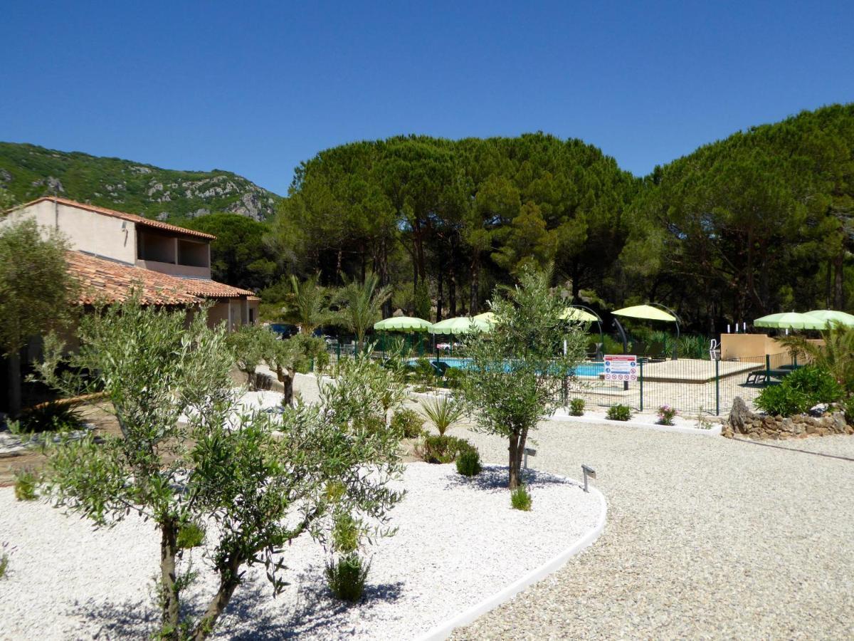 Auberge Val Moureze Hotel & Spa Exterior photo